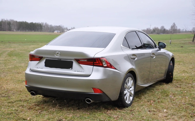 Lexus IS cena 76260 przebieg: 140000, rok produkcji 2015 z Mława małe 232